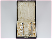 12 bijzondere zilveren Jugendstil petitfourvorkjes 1906-1924