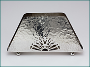 Zilveren gehamerde Art Deco servethouder uit 1933