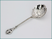 Zilveren Art Nouveau strooi/natfruitschepje 1858-1905