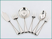 Zilveren 6 delig  hors d'oeuvre set met parelrand 1926-1953