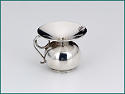 Zilveren miniatuur kwispedoor uit 1747