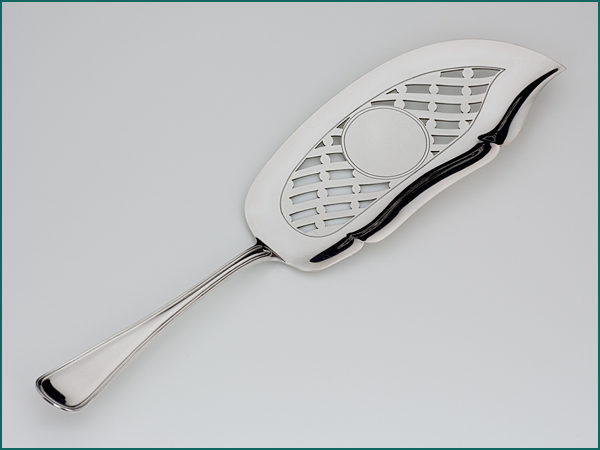 Zilveren dubbelzijdig dubbelrond visdienschep uit 1905-0