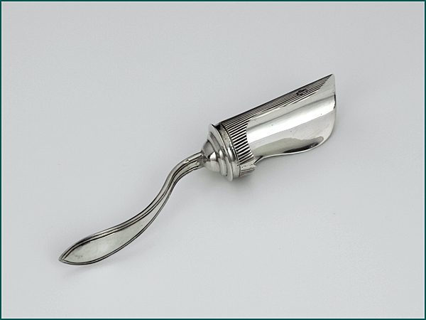 Zilveren specerijschepje uit 1839-0