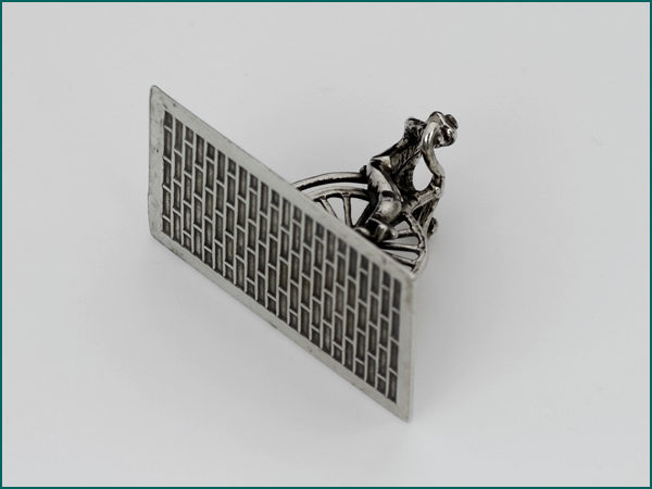 Zilveren miniatuur fietser uit 1979-7752