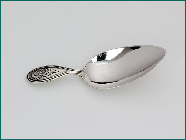 Zilveren theeduim met gravering uit 1836-4880