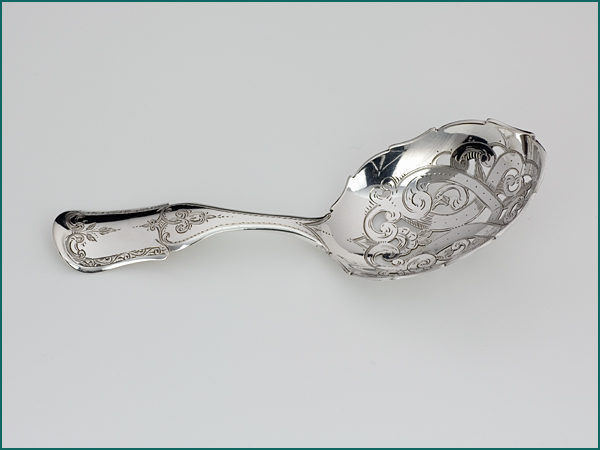 Zilveren natfruitschep met gravering uit 1884-8798