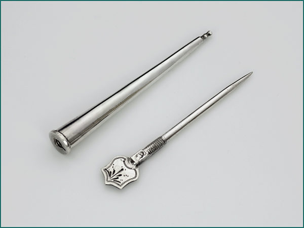 Zilveren priem met gravering 1906-1953-5113