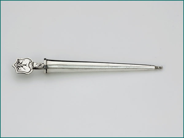 Zilveren priem met gravering 1906-1953-5114