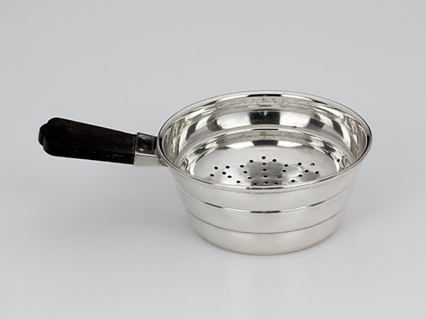 Zilveren theezeef met ebbenhouten greep-9744
