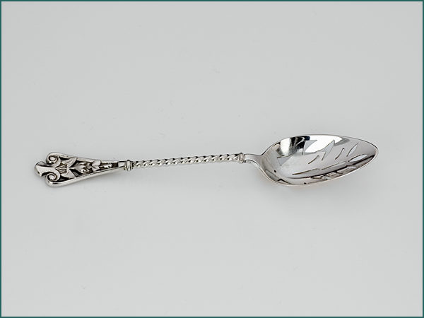 Zilveren Art Nouveau olijflepel 1906-1924-8218