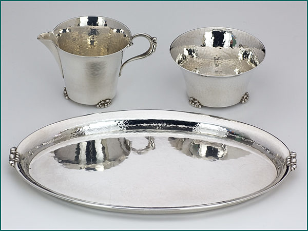 Zilveren gehamerd roomstel op blad ca. 1930-7061