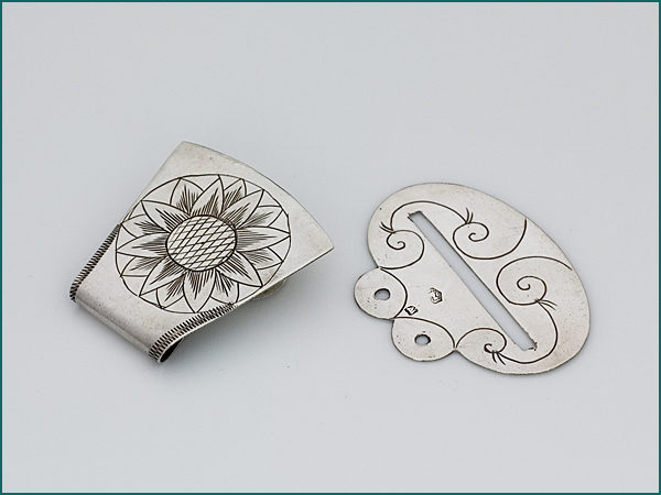 Zeeuwse zilveren faaljehaak met gravering uit 1842-7969