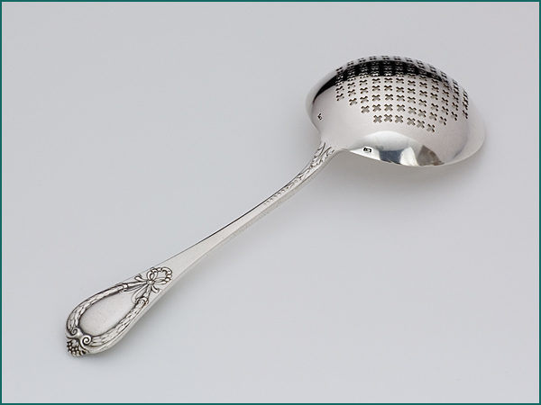 Zilveren suikerstrooilepel 1906-1924-6014