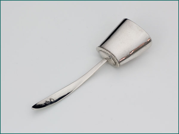 Zilveren specerijschepje uit 1830-5883