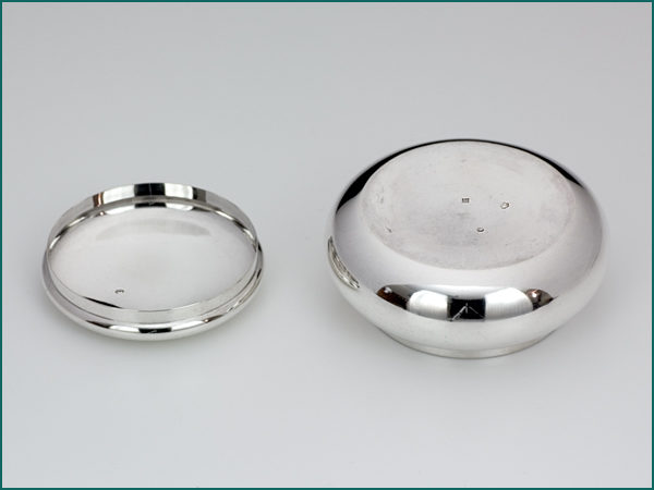 Zilveren bonbonniere uit 1919-8327