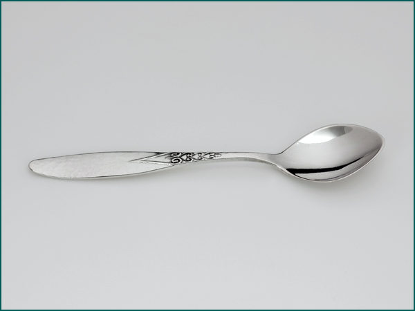 12 zilveren theelepels met gehamerde steel 1926-1953-7593