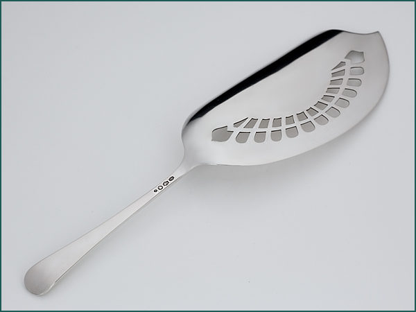 Zilveren visdienschep model Hollands glad (met nokje) uit 1925-7955