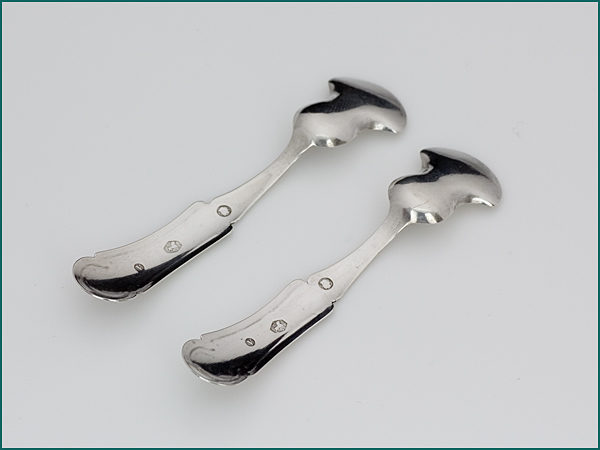 Een stel zilveren specerijschepjes uit 1855-8593