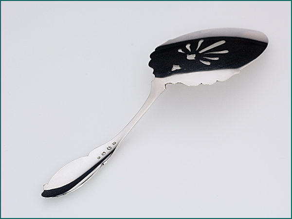 Zilveren taartschep met gravering uit 1882-5241