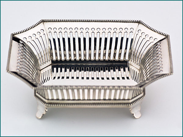 Zilveren bonbonmand uit 1907-0