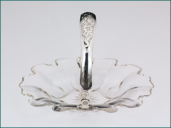 Kristallen mandje met zilveren hengsel uit 1858-4163