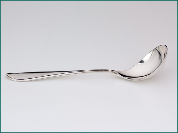 Zilveren puntfilet compotelepel uit 1918-4842