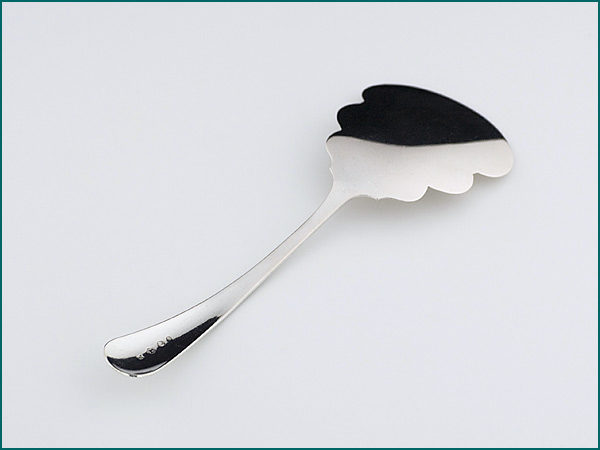 Zilveren pasteischep met parelrand uit 1896-3930