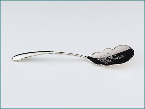 Zilveren pasteischep met parelrand uit 1896-3931