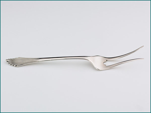 Zilveren vleesdienvork waaiermotief uit 1910-4425