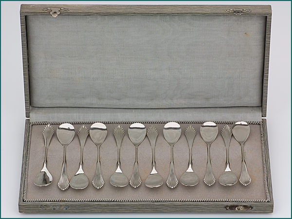 12 zilveren ijslepeltjes model waaier 1906-1924-0