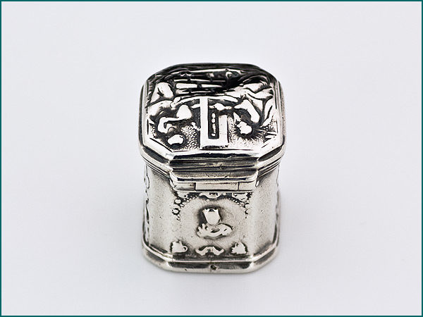 Zilveren loddereindoosje uit 1789-8205