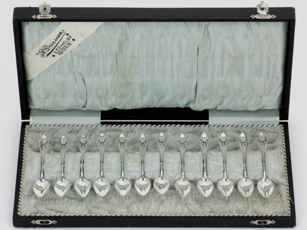 12 zilveren mokkalepeltjes-10237