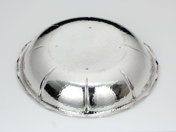 Zilveren gehamerde schaal uit 1926-11679