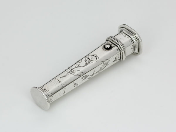 Zilveren knipkoker met gravering uit 1777-11850