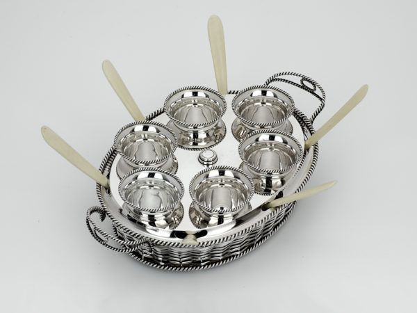 Bijzondere zilveren eierdopmand uit 1871-11994