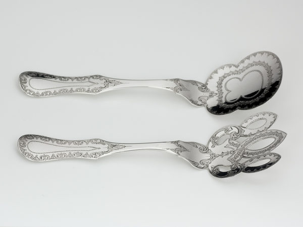 Zilveren cakecouvert met gravering uit 1872/73-12197