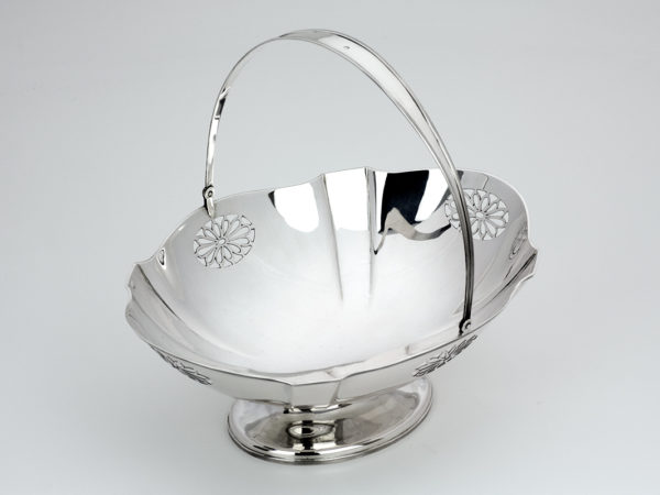 Zilveren opengewerkte hengselschaal uit 1927-12296