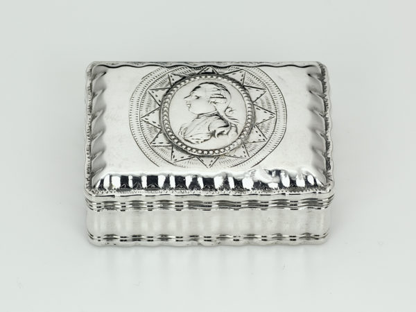Zilveren snuifdoos met stadhouder Willem V uit 1788-0