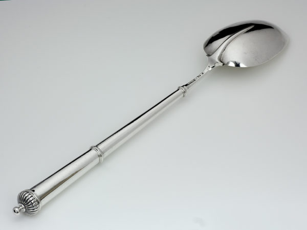 Zilveren brijlepel uit 1740-12858