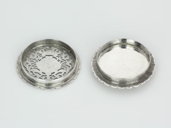 Zilveren muskusdoosje ca. 1700-13189