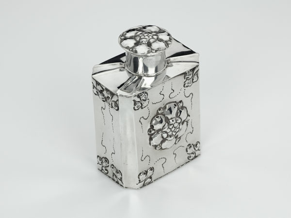 Zilveren theebus uit 1725 (Rotterdam)-13251