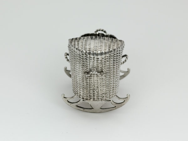 Zilveren miniatuur schommelwieg uit 1781-14092