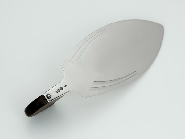 Zilveren taartschep met houten greep-14166