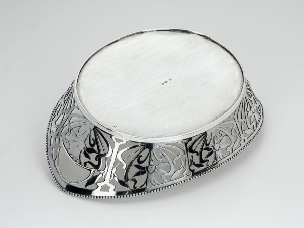 Zilveren opengewerkte mand uit 1903-14419