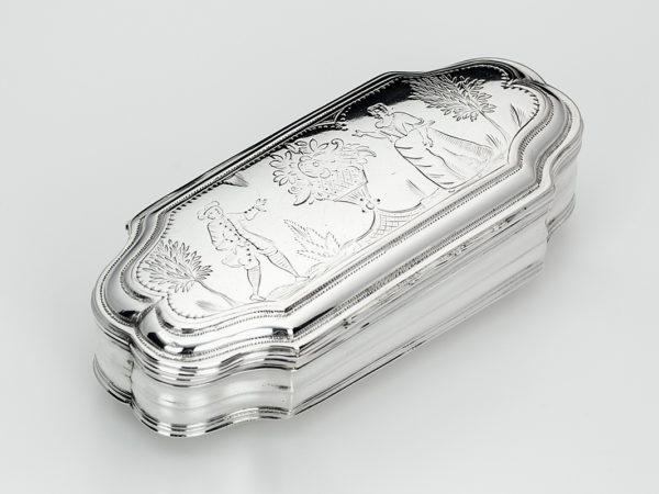 Zilveren tabaksdoos met gravering uit 1764 of 1787-14505