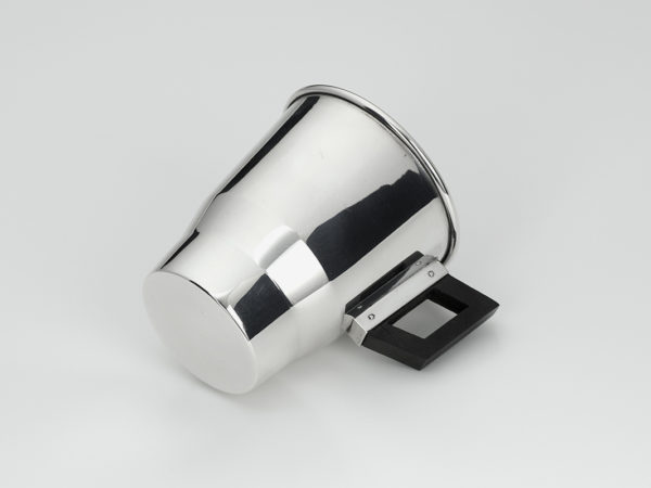 Zilveren geboorte/kinderbeker met houten greep uit 1934-14970