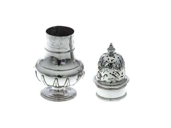 Zilveren strooibus 1e helft 18e eeuw (Zwolle)-15332