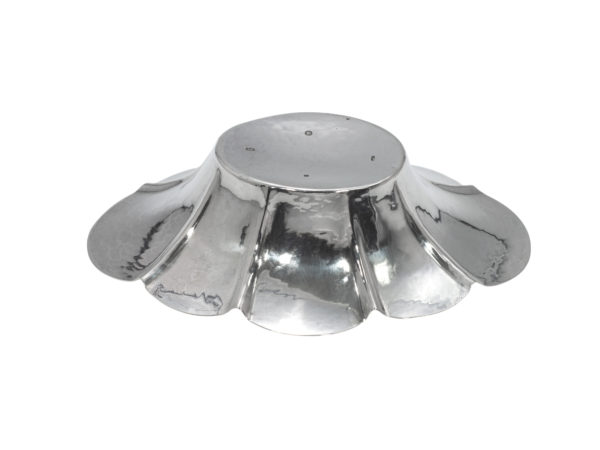 Zilveren gehamerd bonbonschaaltje uit 1931-15412